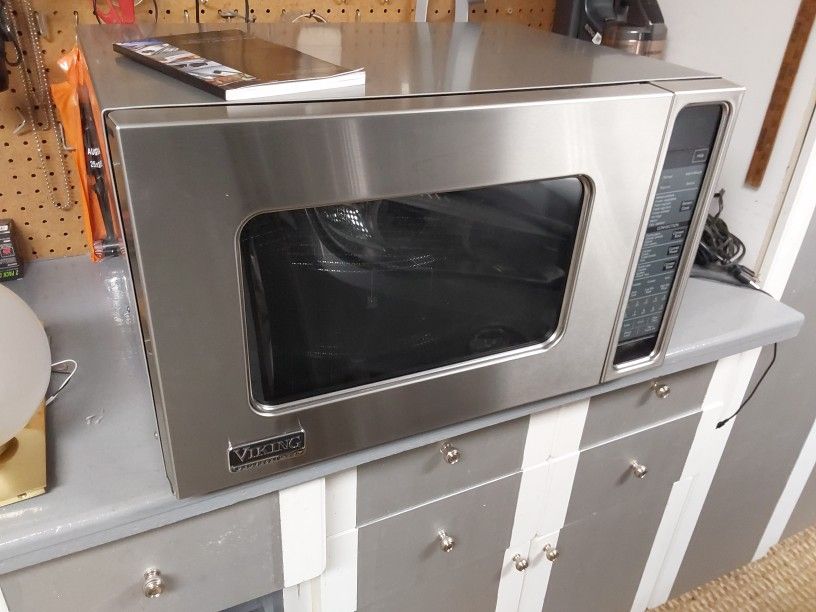 Viking Convention Microwave Oven