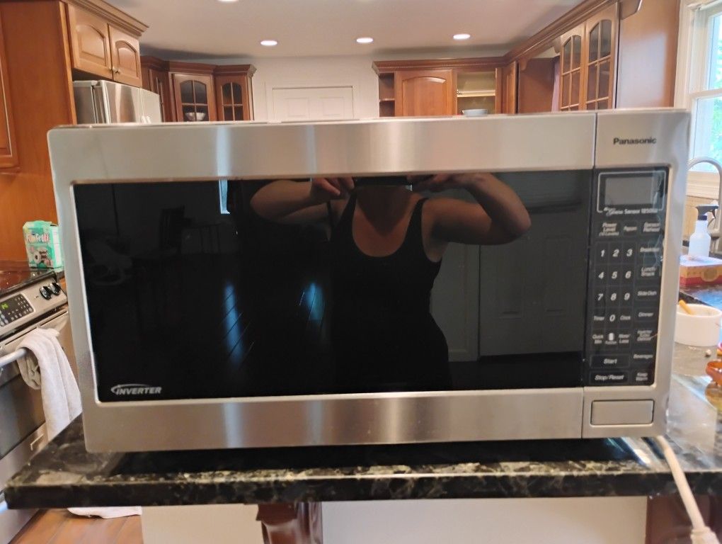 Panasonic The Genius Sensor 1250w Microwave