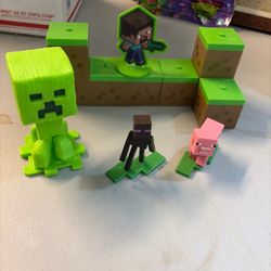 Minecraft Mini Figures Set with Display Blocks