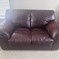 Full Italian. Leather Sofa And love Seat $300