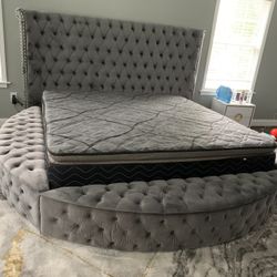 Circle Storage Bed w Bluetooth Speakers 
