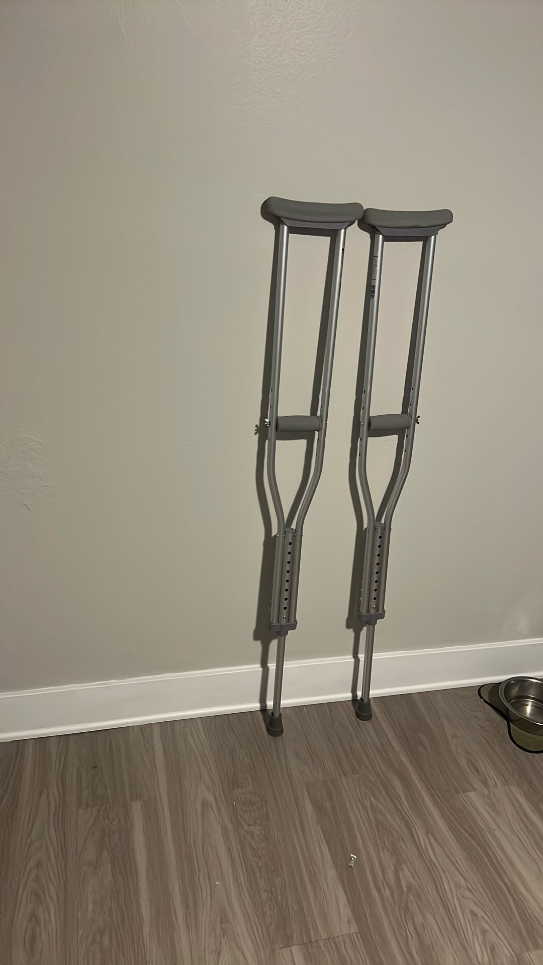 Crutches 