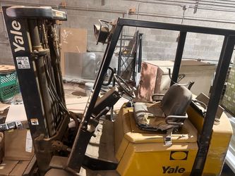 5000lb Yale Forklift