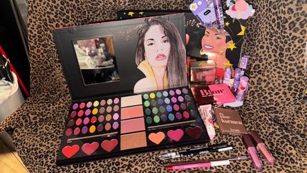 Makes up Bundle #4✨