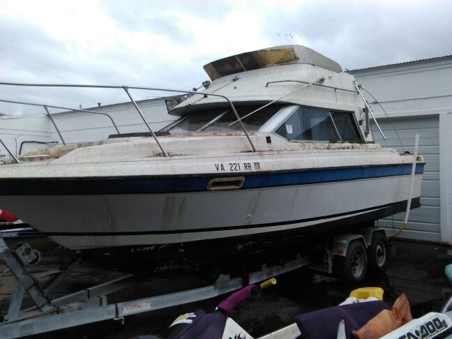 25 ft bayliner 2556 project full cabin boat and trailer