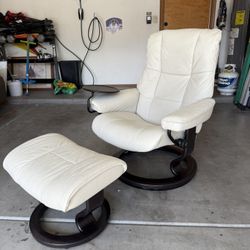 Ekornes Stressless Mayfair Recliner And Ottoman, Norway