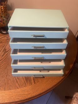 Jewelry/Make-Up Container