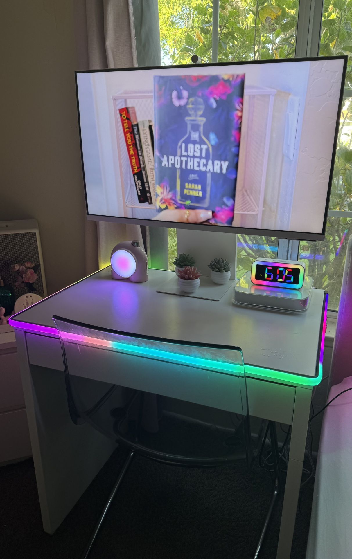 Micke IKEA Desk