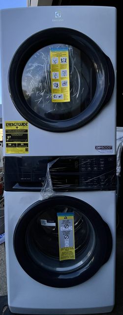 Electrolux - Laundry Tower Single Unit Front Load 4.4 Cu. Ft. Washer & 8 Cu. Ft. Electric Dryer - White.
Scratch and denses appliances.
