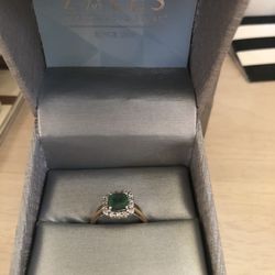Zalle,   Emerald Ring  Yellow Gold Size 6