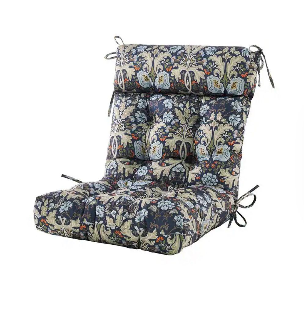 In search of: At Least 5 Large Outdoor Chair Cushions