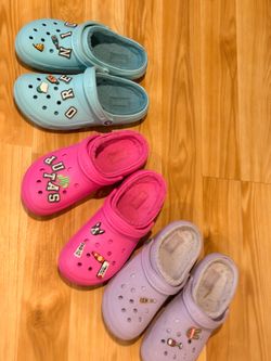 Crocs women’s 11/men’s 9
