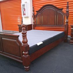 Qun Sz Bd St With Base Good Condition 