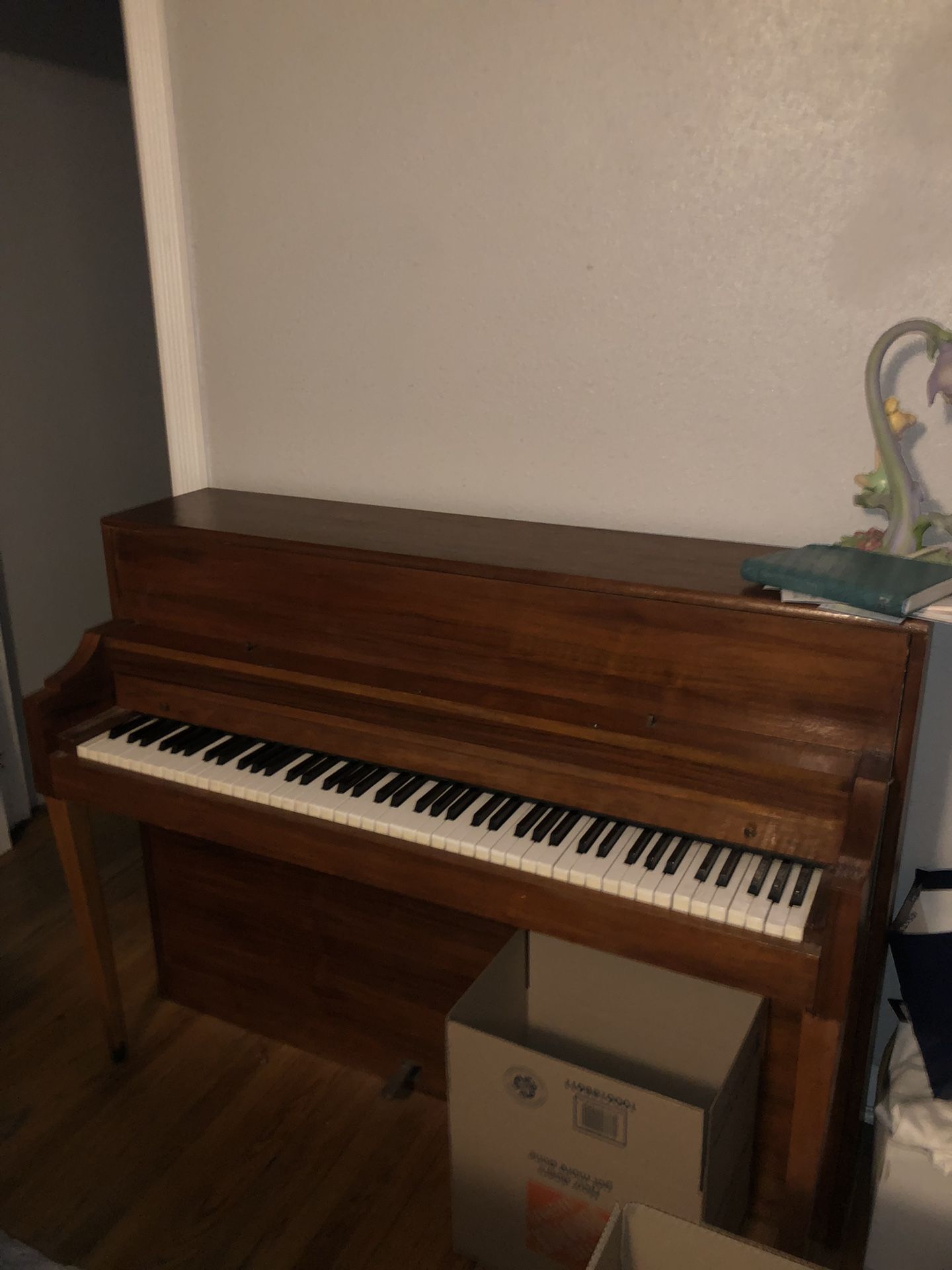 Thomas Upright Piano
