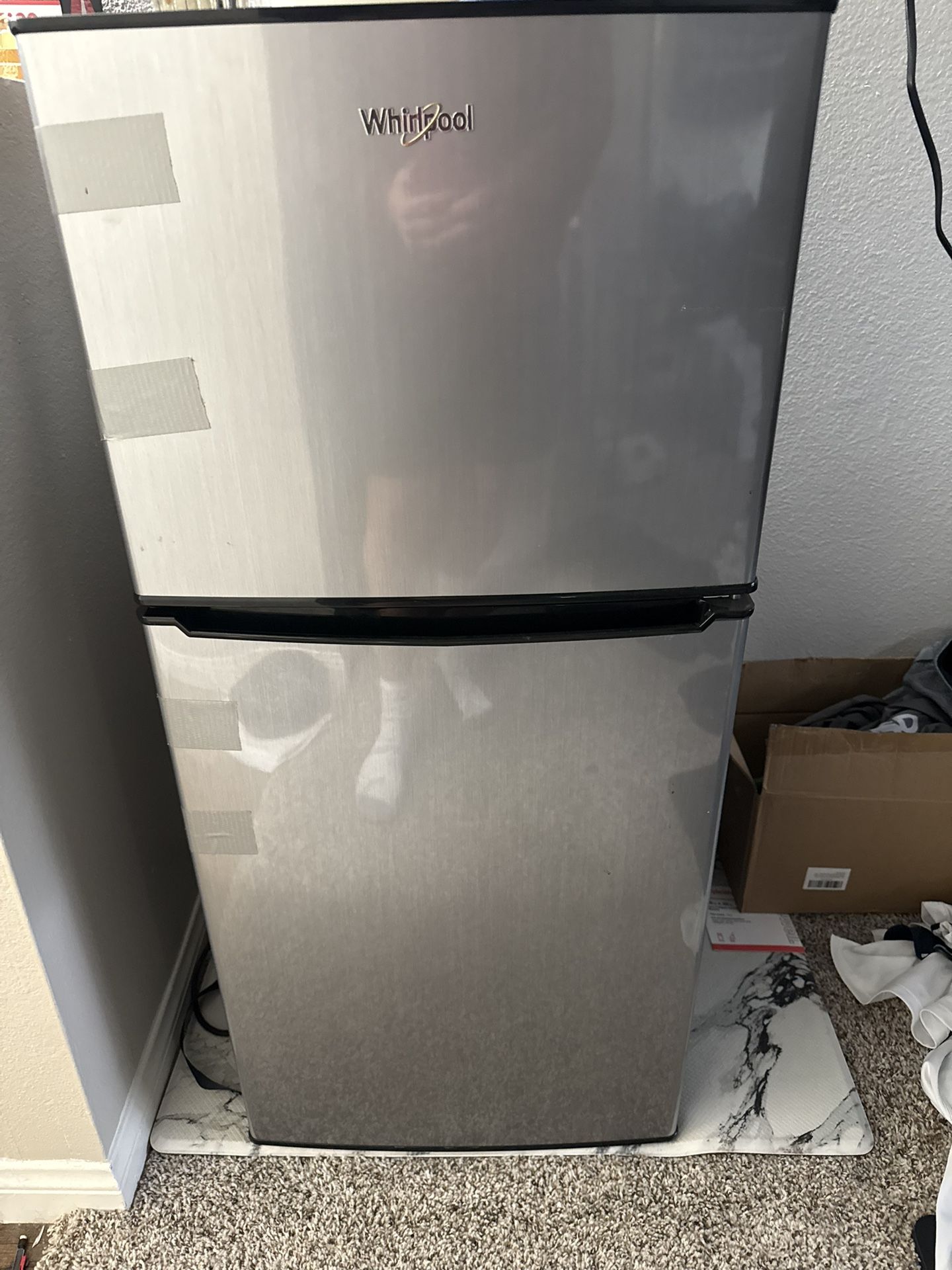 Whirlpool Mini Fridge And Freezer