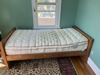 Twin/double Beds With Box Springs