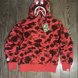 AUTHENTIC Red BAPE Color Camo Shark Full Zip Hoodie Size M✅✅✅✅✅✅✅