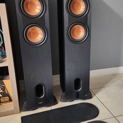 Floor standing Speakers 
