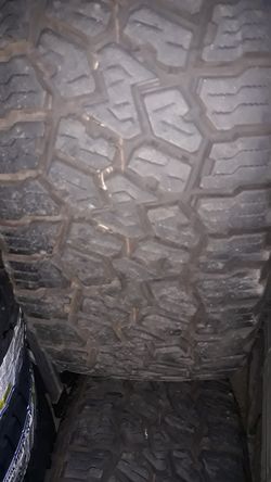 Lt285 75 r17 falken wildpeck at3 99%tread 4 used tires $600
