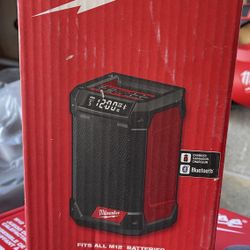 Milwaukee M12 Radio