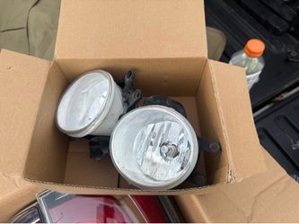 Oem tacoma 23 rear lights and fog lights OEM