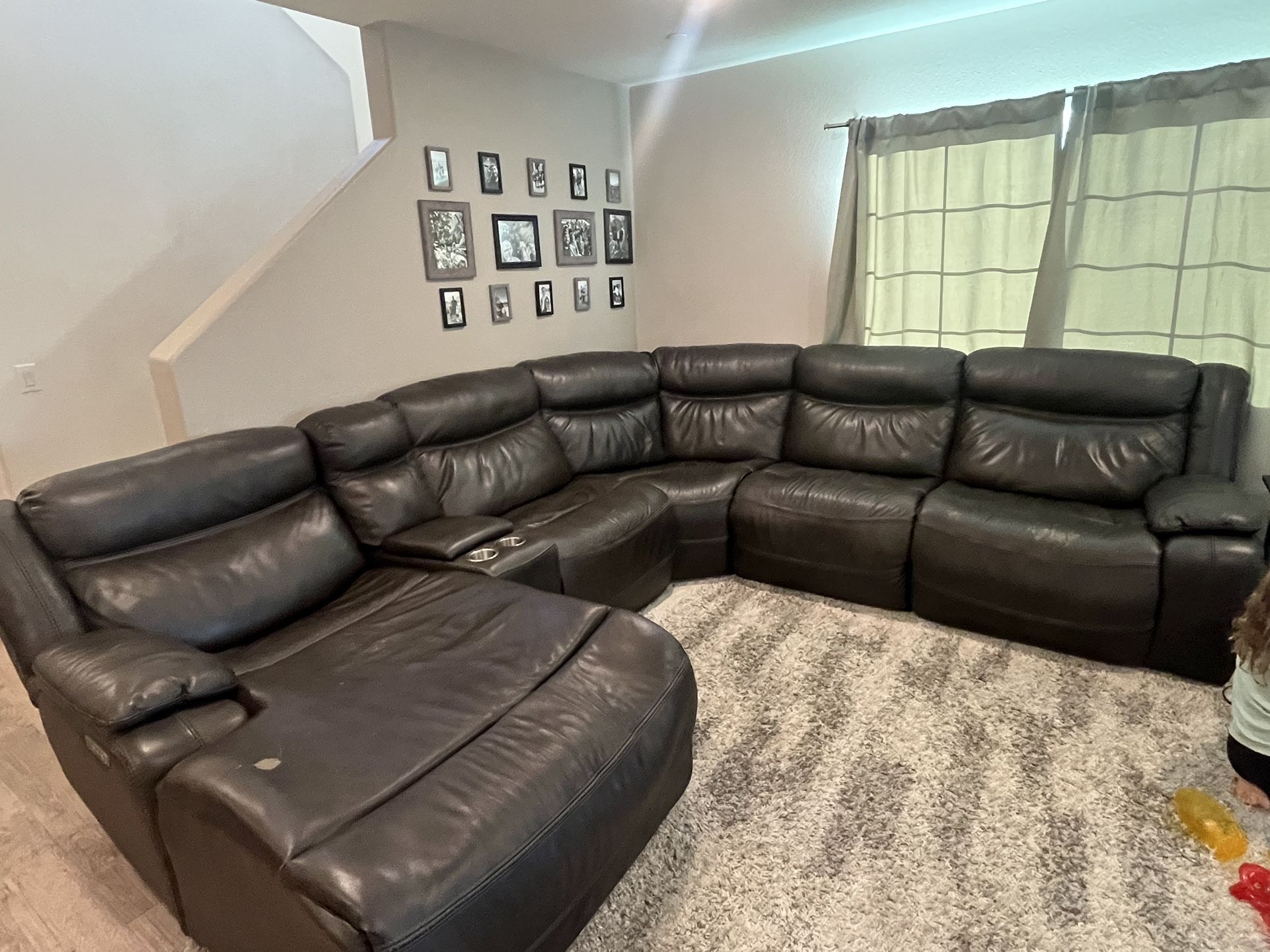 Large Sectional With 2 Recliners And Chase