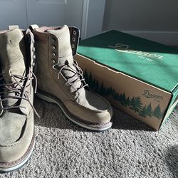 Danner Cedar River Moc Toe Size 9 Regular