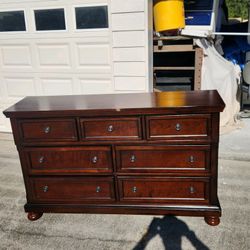 7 Drawer Dresser