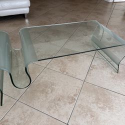 Glass coffee table and corner table