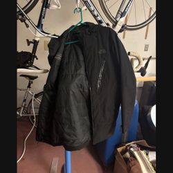 LOW PRICE MOVING- $260 + TAX RETAIL NEVER WORN MENS NORTH FACE JACKET 