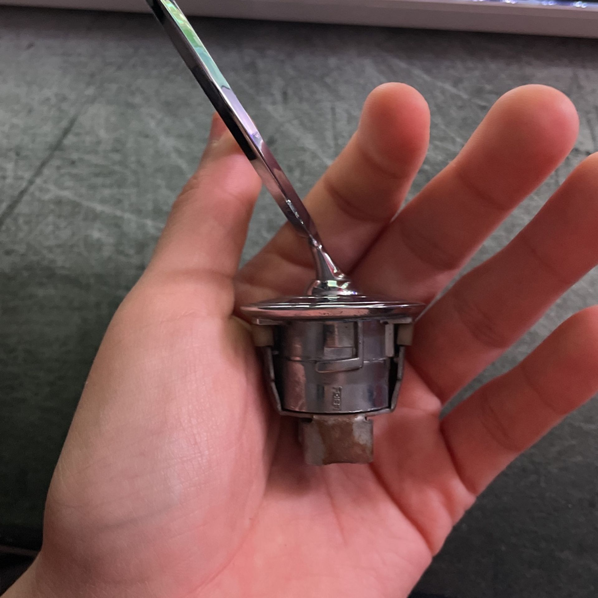 Mercedes Benz Hood Emblem for Sale in Elmhurst, IL OfferUp