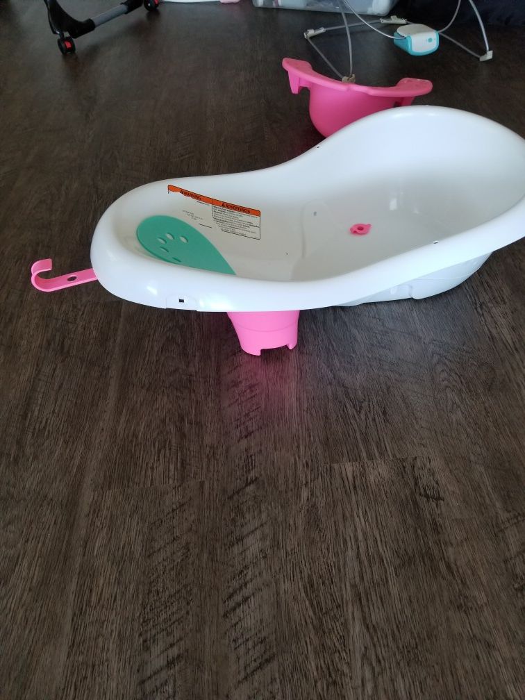 Baby bathtub