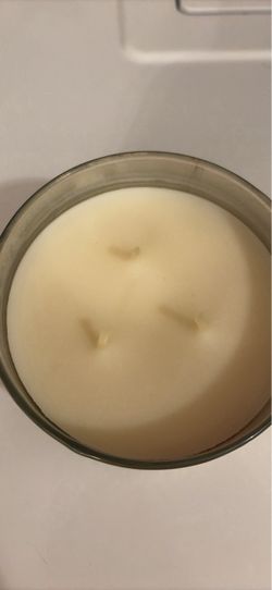 Bath & body Works luminous candle