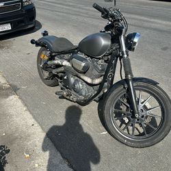214 Yamaha Bolt Dark Shadow Grey