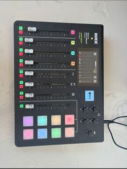 rode RODEcaster podcasting pro Audio production studio