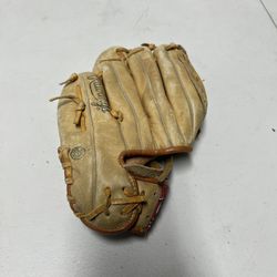 Rawlings Ken Griffey Jr. 11" Baseball Glove RHT RBG90 Right Hand Throw. Used in good condition with normal signs of usage.