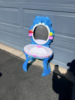 Little Mermaid Kids Vanity Table with Mirror