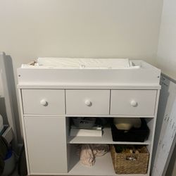 Baby Changing Table & Pad