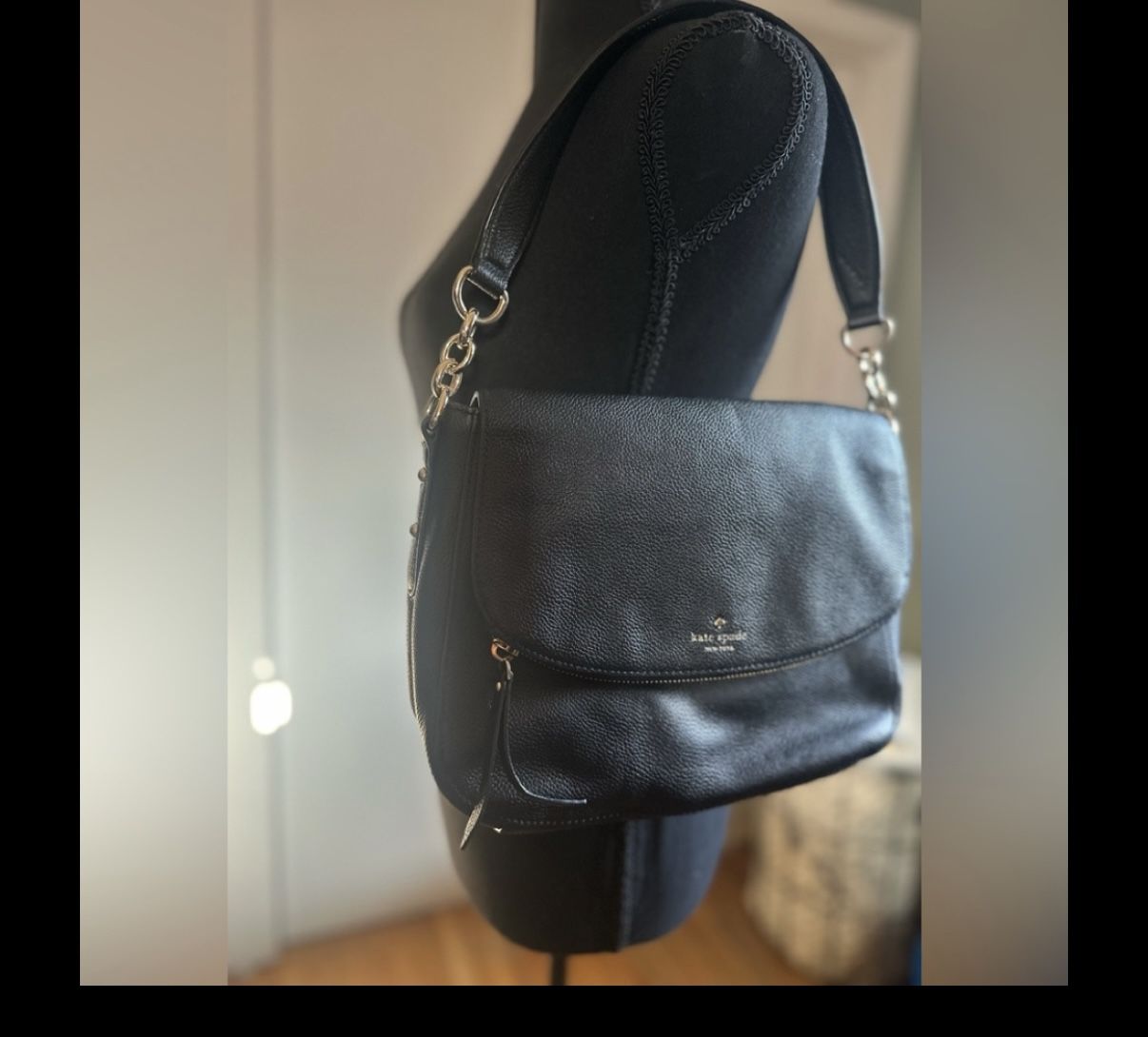 “Kate Spade Leather Shoulder Bag – Excellent Condition”