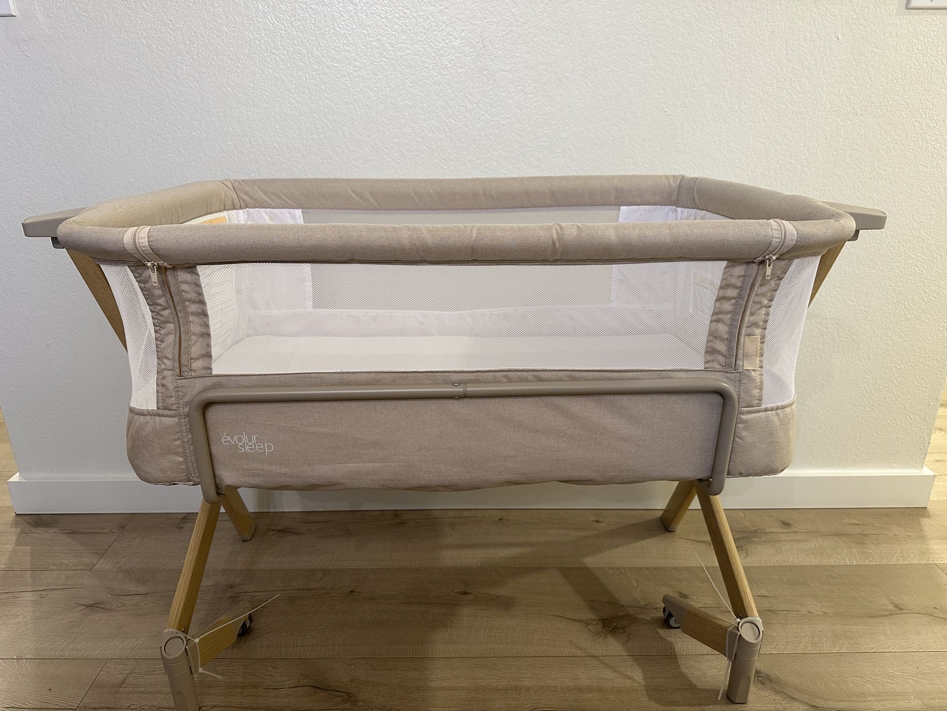 Evolur Stellar And Bedside Sleeper for Sale in Kirkland, WA