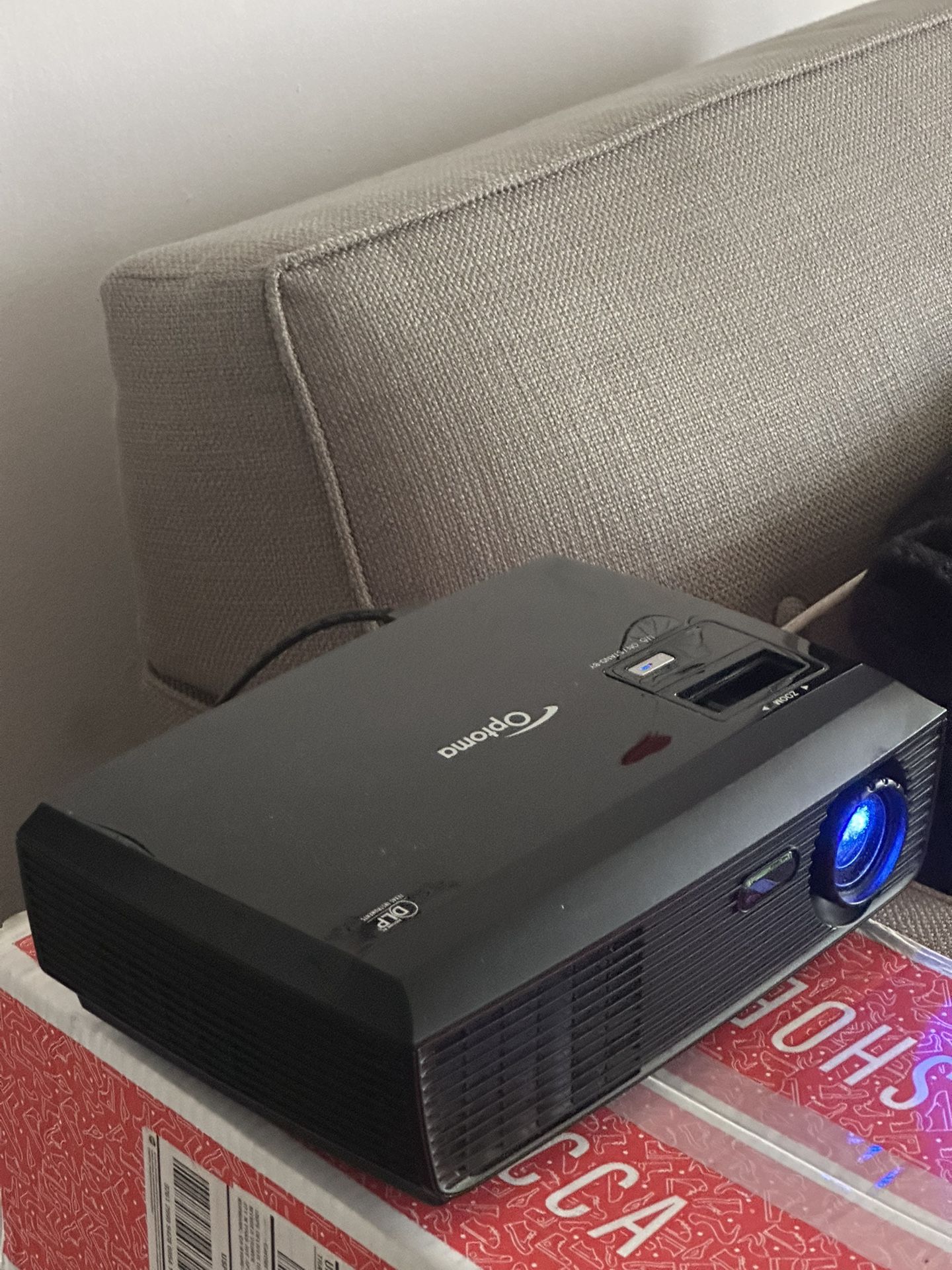 Optoma DLP Projector 1080p Loud Noise Bulb Showing Needs Replacing Everything Is Working