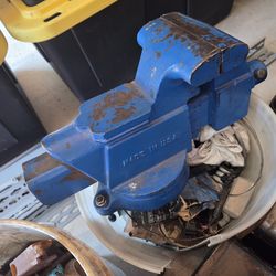 Heavy duty vise