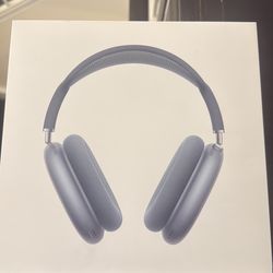 brand new blue airpod maxes