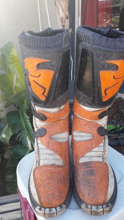 Off road ridding boots