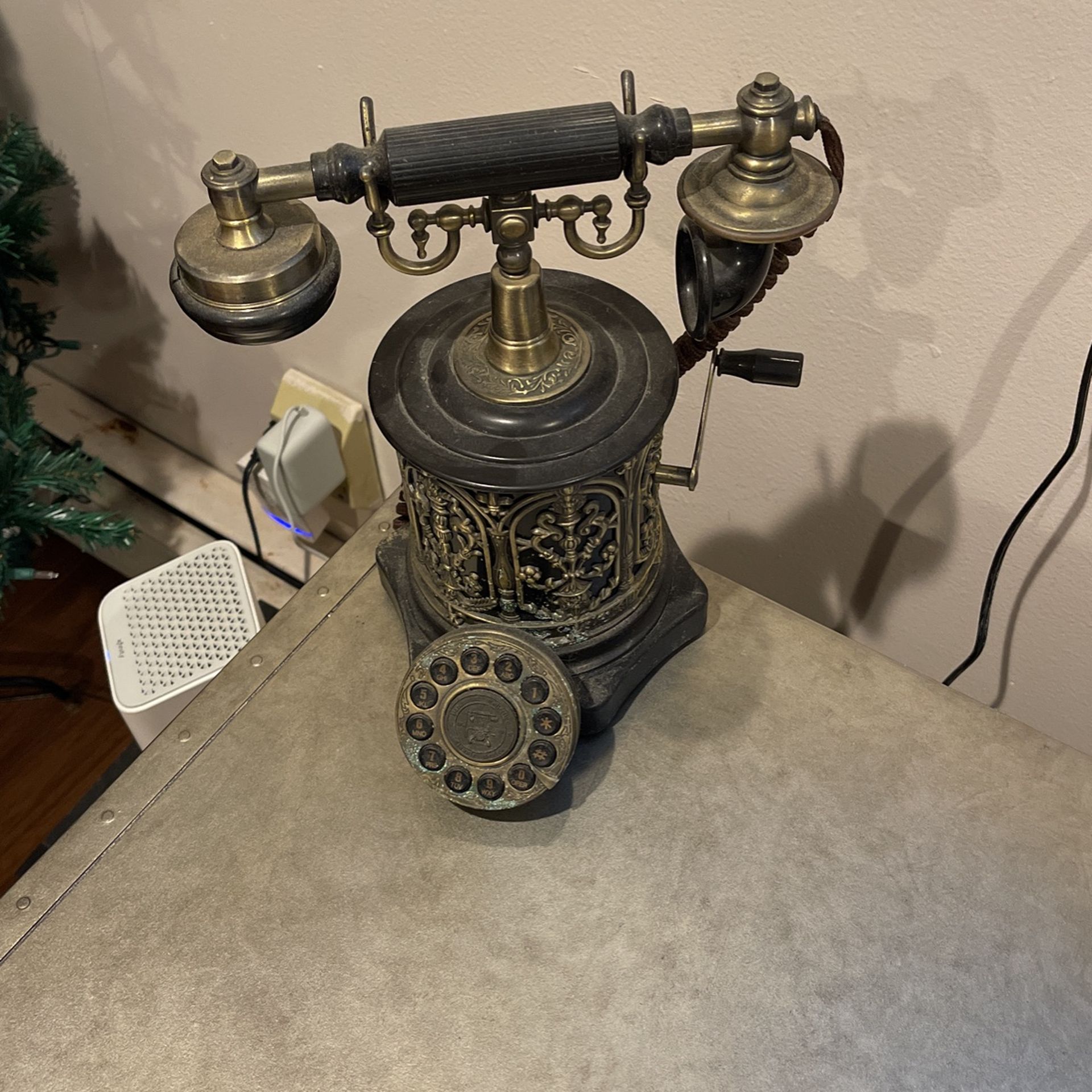 Antique Phone Need To Go Pick Up