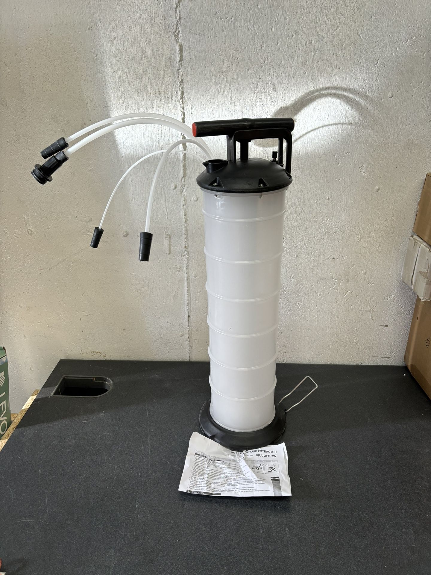 7L Manual Oil/Fluid Extractor Pump with 4 Hoses Brand New - On Display $35 Cash or E-pay RI Daily Deals Message for appt. https://offerup.com/redirect