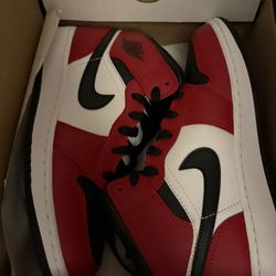 Jordan 1 Mid Chicago Black Toe (GS)