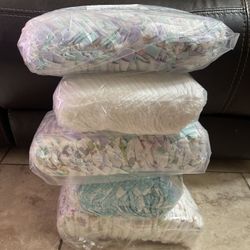 125 Pieces Size 4 Diapers 