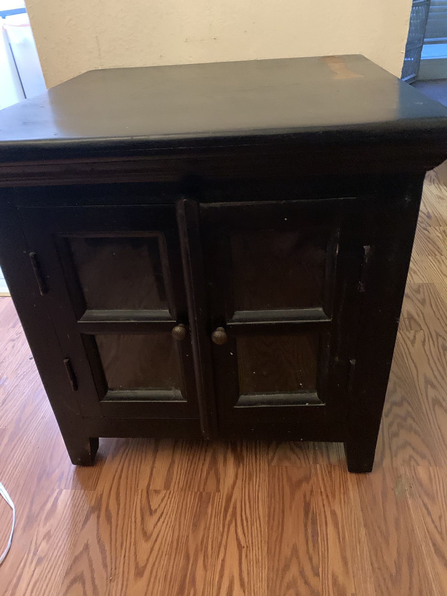 Z Gallery Black Wood End Table