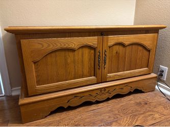 Cedar chest (Lane) $120